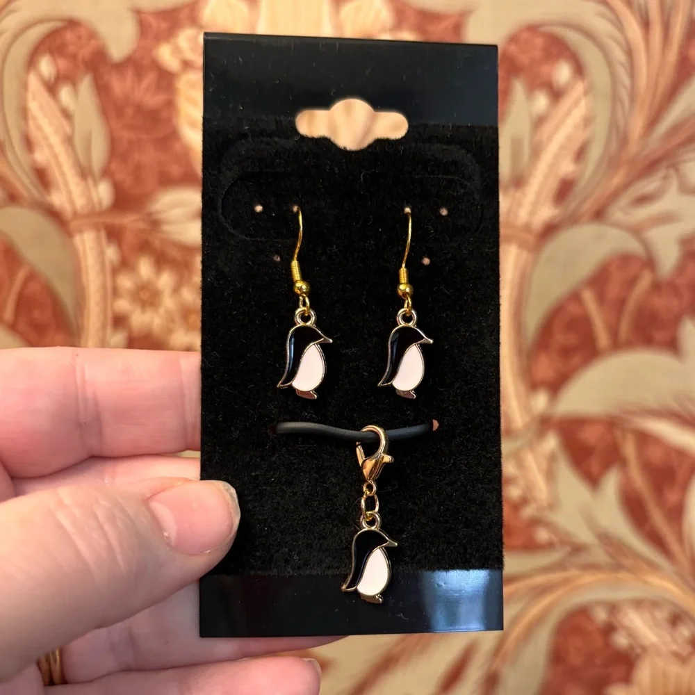 New 3pc set handmade Adorable Penguin Earrings with matching pendant charm